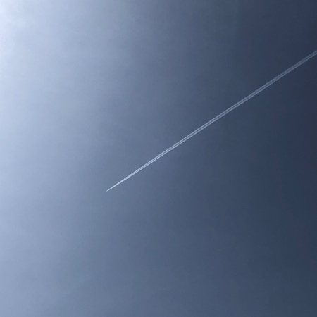 2021.3.29　飛行機雲.JPG