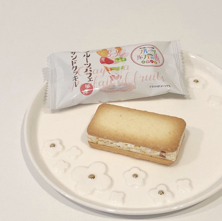 20241217 フルーツパフェ風味サンドクッキー (5).jpg