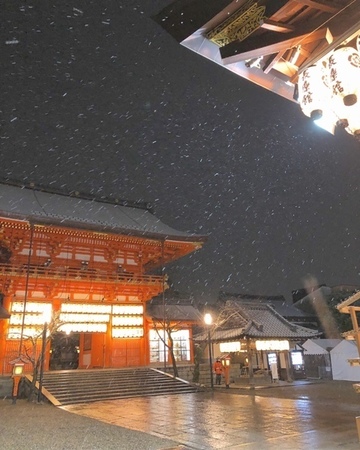 京都　八坂神社　雪.JPG